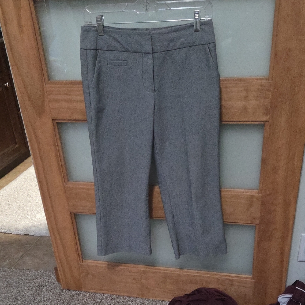 Women's Gray Capris